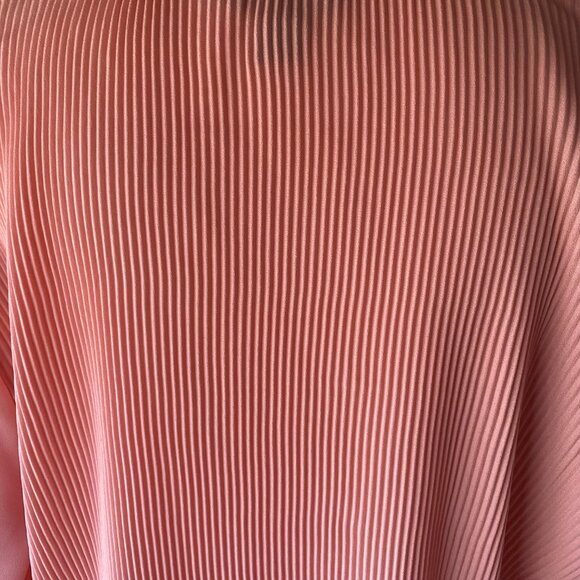 Simply Vera Wang Rosette Pink Pleated Chiffon Split Neck Peplum Blouse XL - Picture 12 of 12